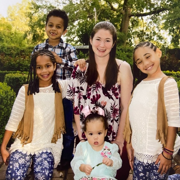 Meet your Posher, Amber - Picture 1 of 6